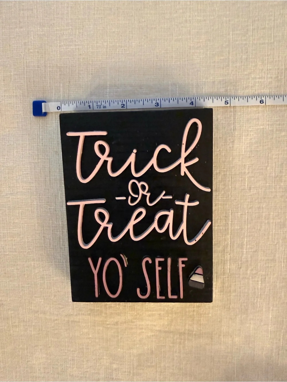 SET Decorative 'Trick or Treat Yo' Self' + “BOO” Pink and Black Wooden Signs